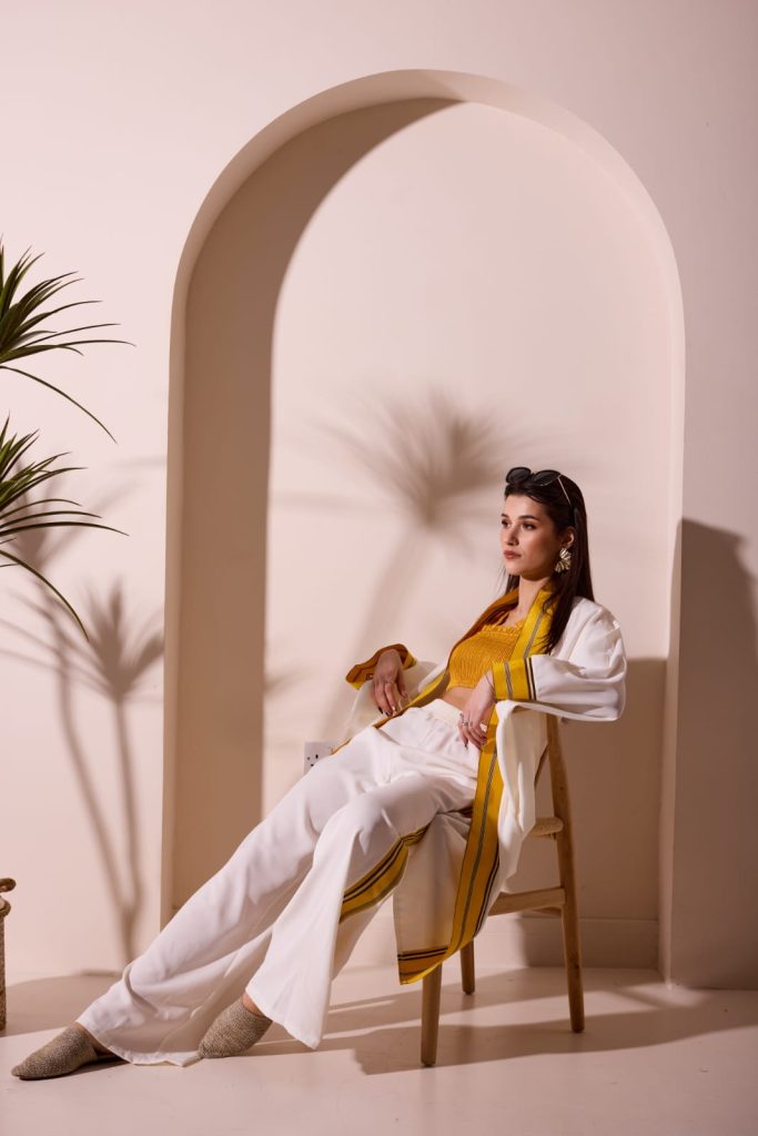 Elizabeth Divine 5
